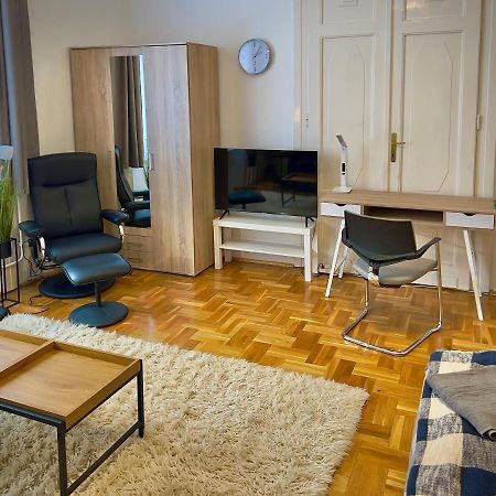 Residence In The Pedestrial Area Будапеща Екстериор снимка